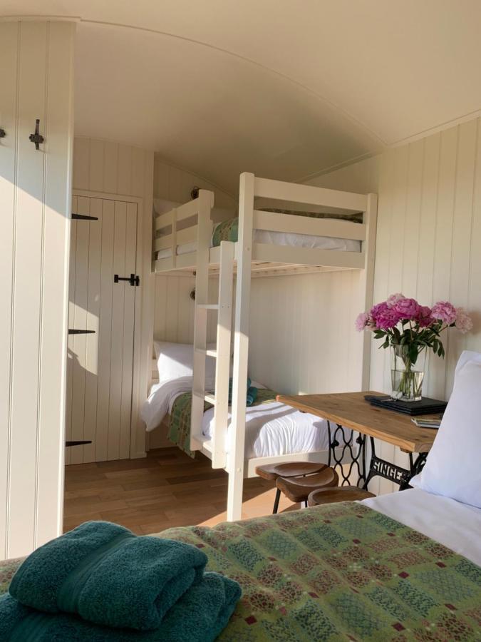 The Woolly Sheep Shepherd Huts Whitland Exterior foto